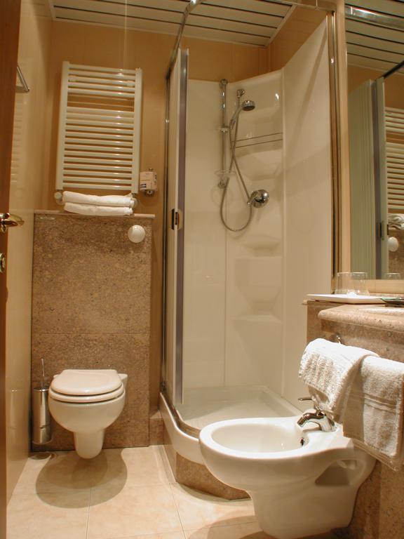 Eden Hotel 3*